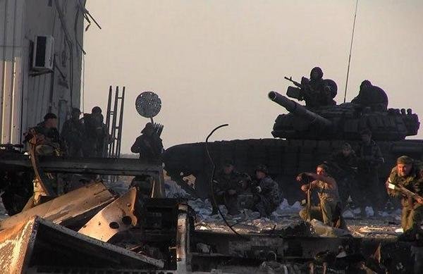 Украинские десантники отбили штурм боевиков аэропорта в Дон..., фото-2 Украинские десантники отбили штурм боевиков аэропорта в Донецке (ФОТО), фото-2