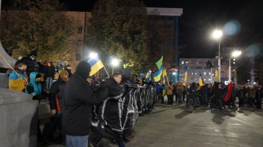 В Харькове прошел Марш «Последнего сопротивления старой вла..., фото-1 В Харькове прошел Марш «Последнего сопротивления старой власти», а террористы хотели взорвать пиротехнический завод, фото-1