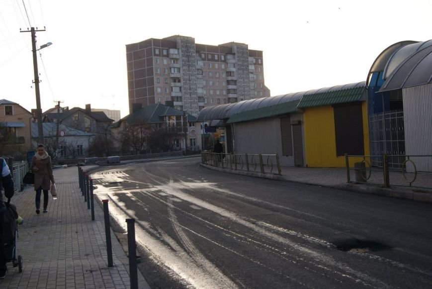 Тернопільські комунальники ремонтують дорогу на Оболоня (фото), фото-4 Тернопільські комунальники ремонтують дорогу на Оболоня (фото), фото-4