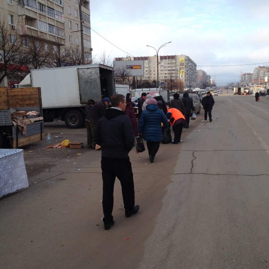Ульяновских покупателей гнали с ярмарки тракторами, фото-3