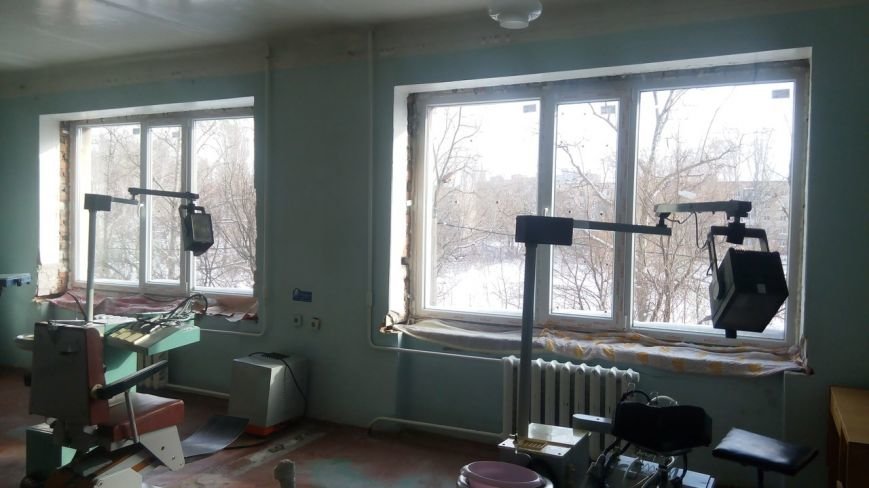 Вопреки всем преградам, Авдеевский коксохим продолжает ремонтные работы в городской больнице. (фото) - фото 1 Вопреки всем преградам, Авдеевский коксохим продолжает ремонтные работы в городской больнице. (фото) - фото 1