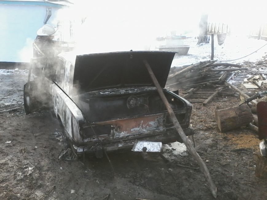 В Кировоградской области горел автомобиль (фото), фото-1 В Кировоградской области горел автомобиль (фото), фото-1
