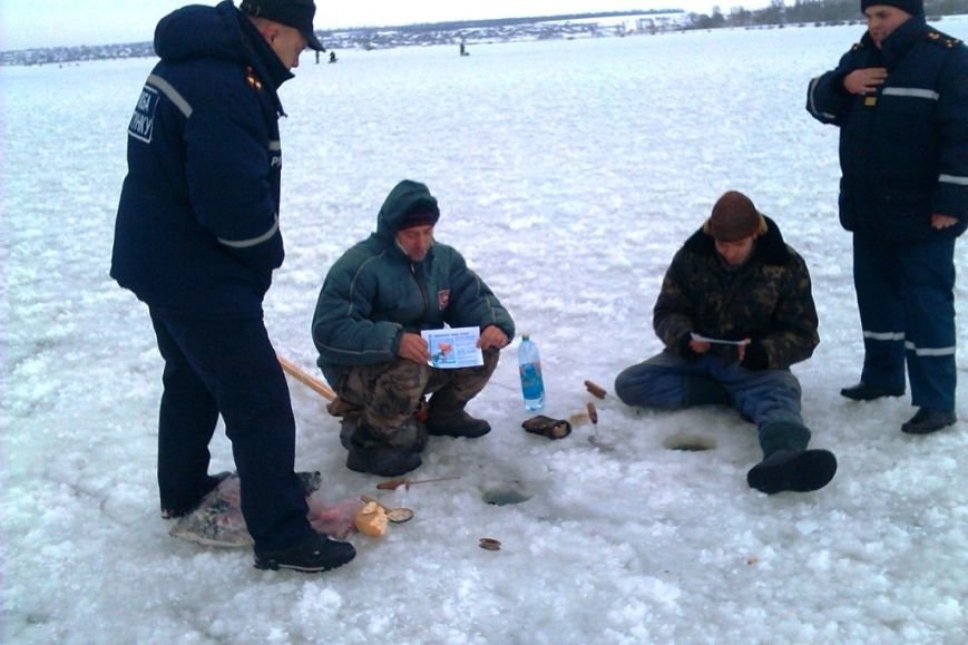 Запорожские спасатели напомнили любителям зимней рыбалки об..., фото-3 Запорожские спасатели напомнили любителям зимней рыбалки об опасностях нахождения на льду (ФОТО), фото-3