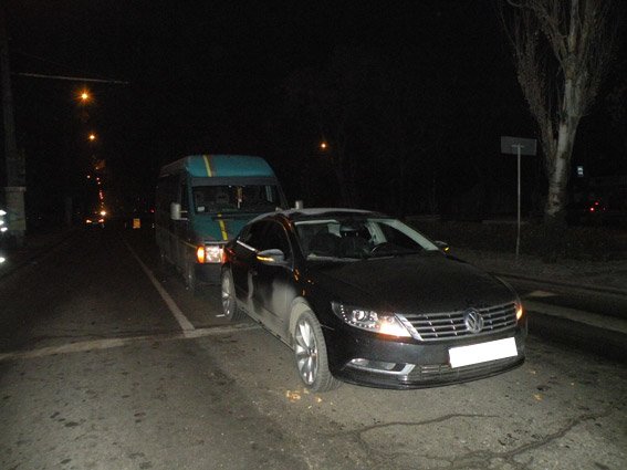 В Николаеве водиль ВАЗа устроил масштабное ДТП на светофоре (фото) - фото 1 В Николаеве водиль ВАЗа устроил масштабное ДТП на светофоре (фото) - фото 1
