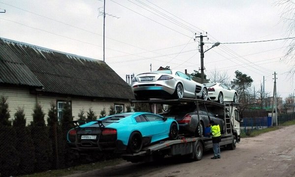Фотофакт: в Гродно привезли 4 эксклюзивных автомобиля стоимостью ок... Фотофакт: в Гродно привезли 4 эксклюзивных автомобиля стоимостью около 1 млн. долларов (фото) - фото 2
