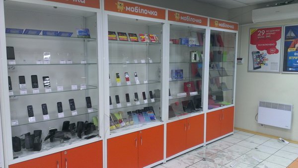 На 100 000 ограбили сегодня «Мобилочку» в Николаеве. Владелец магазина обвиняет милицию в промедлении расследования(ФОТО) (фото) - фото 3 На 100 000 ограбили сегодня «Мобилочку» в Николаеве. Владелец магазина обвиняет милицию в промедлении расследования(ФОТО) (фото) - фото 3