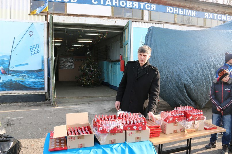 Юные спортсмены закупили обувь для легендарных николаевских «киборгов» (ФОТО) (фото) - фото 1 Юные спортсмены закупили обувь для легендарных николаевских «киборгов» (ФОТО) (фото) - фото 1