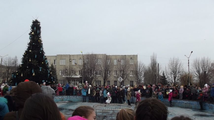 Открытие Новогодней елки в Димитрове (фото) - фото 9 Открытие Новогодней елки в Димитрове (фото) - фото 9