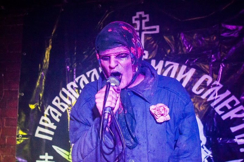 В белгородском кафе отменили концерт неполиткорректного «Ансамбля Христа Спасителя» после визита полиции (фото) - фото 1 В белгородском кафе отменили концерт неполиткорректного «Ансамбля Христа Спасителя» после визита полиции (фото) - фото 1
