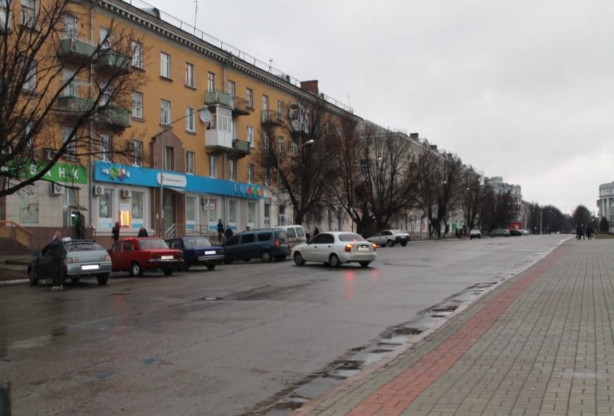 Артемовскую «топталовку» закроют для машин к Новому году, фото-3 Артемовскую «топталовку» закроют для машин к Новому году, фото-3