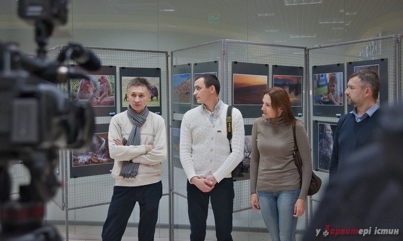 Звітна виставка фотоклубу «Простір фото»: «веселі бандерівці», що в... Звітна виставка фотоклубу «Простір фото»: «веселі бандерівці», що вміють показувати світ прекрасним (фото) - фото 1