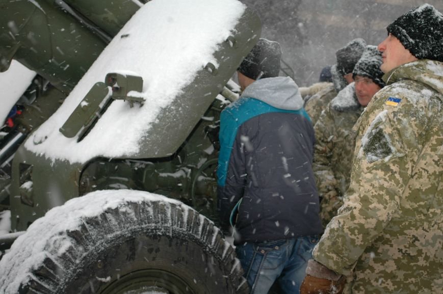 ФОТОРЕПОРТАЖ: В Запорожье артиллеристы показали военную тех..., фото-5 ФОТОРЕПОРТАЖ: В Запорожье артиллеристы показали военную технику, «воевавшую» в зоне АТО (ВИДЕО), фото-5