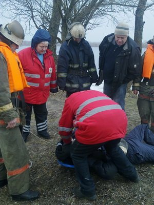 На Оболони мужчина погиб, ударившись головой об лед (ФОТО, ВИДЕО) (фото) - фото 1