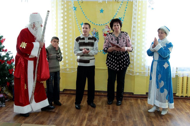 Воспитанники еще одного интерната получили ответ на письмо Деду Морозу (фото) - фото 1 Воспитанники еще одного интерната получили ответ на письмо Деду Морозу (фото) - фото 1