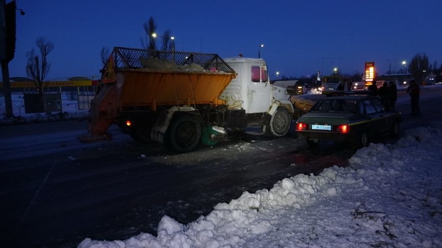 В Мариуполе на Краснофлотской «слепой» водитель маршрутки сбил человека (ФОТОФАКТ) (фото) - фото 1 В Мариуполе на Краснофлотской «слепой» водитель маршрутки сбил человека (ФОТОФАКТ) (фото) - фото 1
