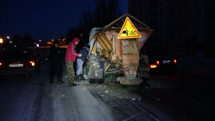 В Мариуполе на Краснофлотской «слепой» водитель маршрутки сбил человека (ФОТОФАКТ) (фото) - фото 1 В Мариуполе на Краснофлотской «слепой» водитель маршрутки сбил человека (ФОТОФАКТ) (фото) - фото 1