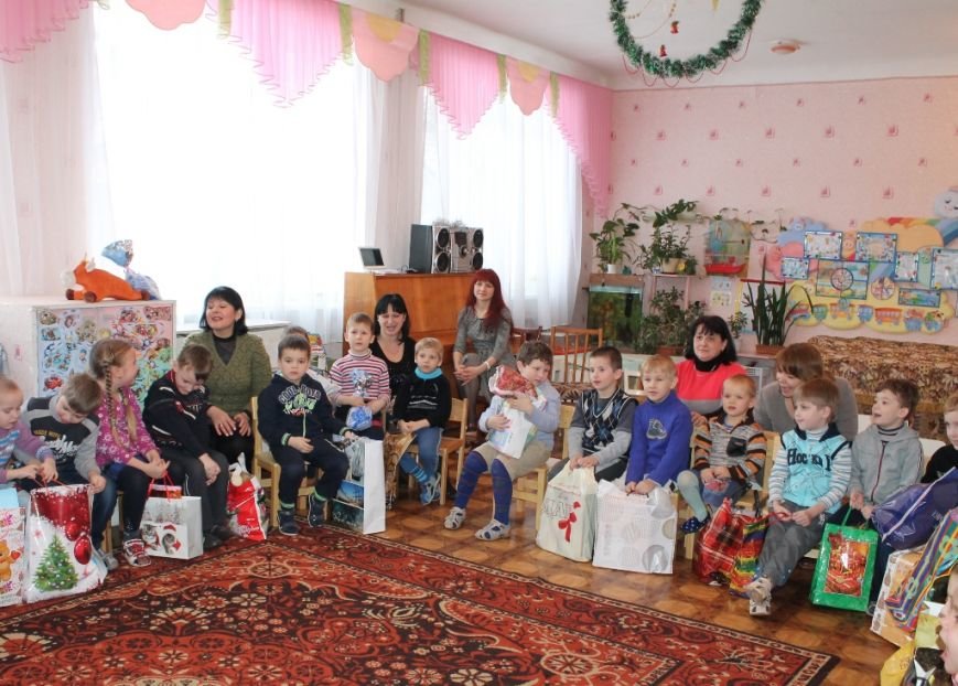 Детям с особыми психофизическими потребностями передали под..., фото-9 Детям с особыми психофизическими потребностями передали подарки от участников благотворительного бала. ФОТОФАКТ, фото-9