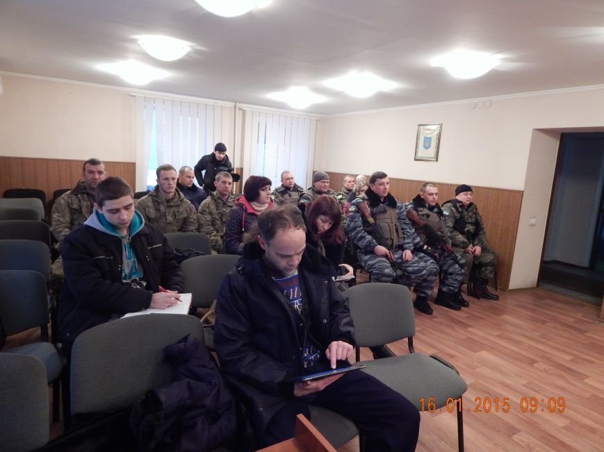 Сегодня утром очередная группа днепродзержинских милиционеров уехал... Сегодня утром очередная группа днепродзержинских милиционеров уехала в зону АТО (фото) - фото 5