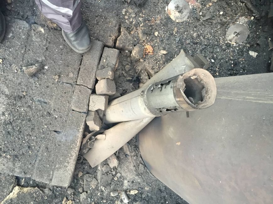 Боевики из «Градов» обстреляли Авдеевский коксохим - трое раненых,... Боевики из «Градов» обстреляли Авдеевский коксохим - трое раненых, завод прекратил работу (ФОТО) (фото) - фото 2