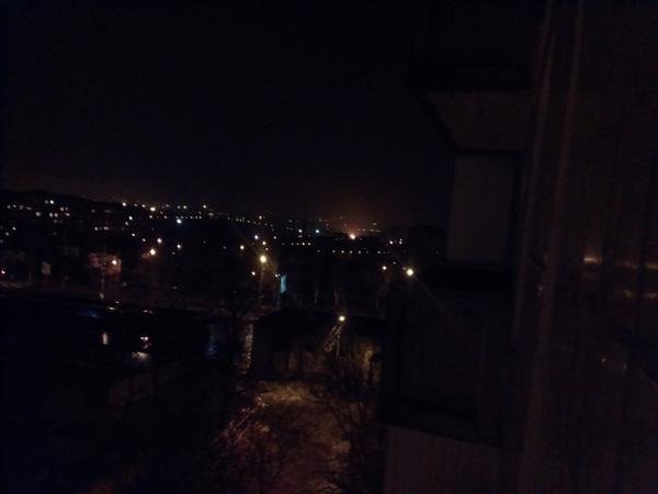 В Донецке горит завод Ахметова (ФОТО, ВИДЕО) (фото) - фото 2 В Донецке горит завод Ахметова (ФОТО, ВИДЕО) (фото) - фото 2