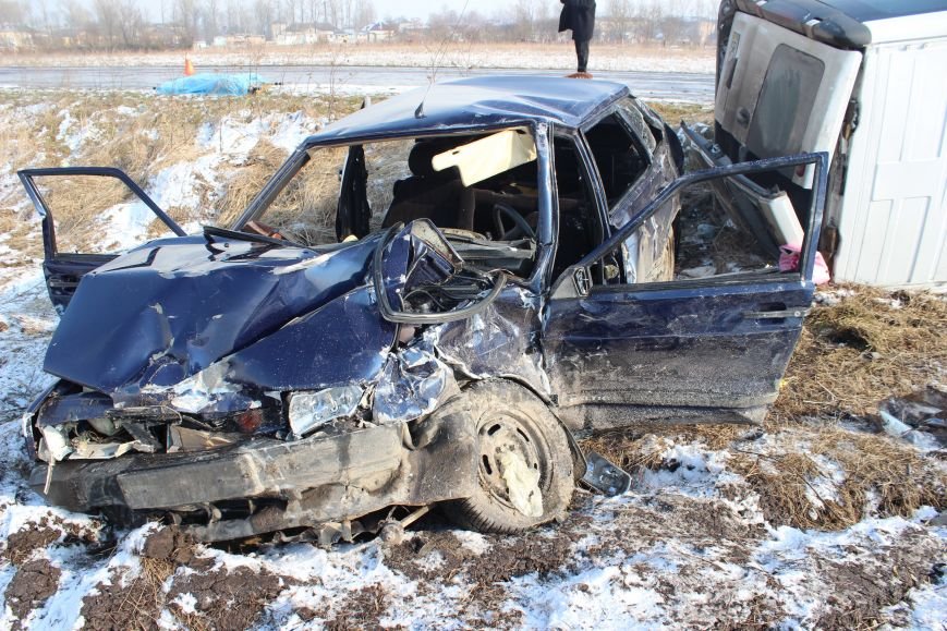 У аварії на Львівщині загинула жінка, а 2-річний хлопчик опинився у... У аварії на Львівщині загинула жінка, а 2-річний хлопчик опинився у лікарні (ФОТО) (фото) - фото 2