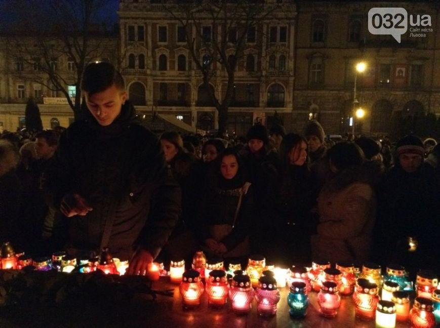 Зі Скрябіним прощалась усі Україна - у мережі виклали зворушливе ві... Зі Скрябіним прощалась усі Україна - у мережі виклали зворушливе відео-реквієм (ВІДЕО, ФОТО) (фото) - фото 3