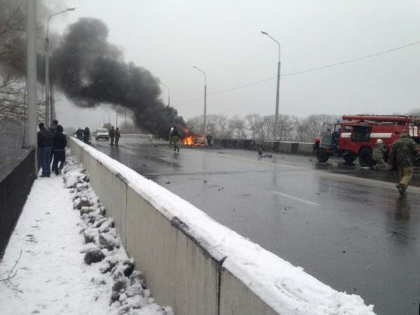 В Донецке в результате артобстрела моста погибли два человека (ФОТО... В Донецке в результате артобстрела моста погибли два человека (ФОТО) (фото) - фото 2