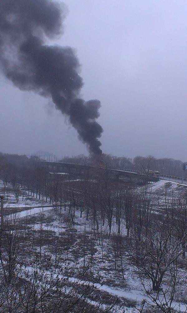 В Донецке в результате артобстрела моста погибли два человека (ФОТО... В Донецке в результате артобстрела моста погибли два человека (ФОТО) (фото) - фото 3