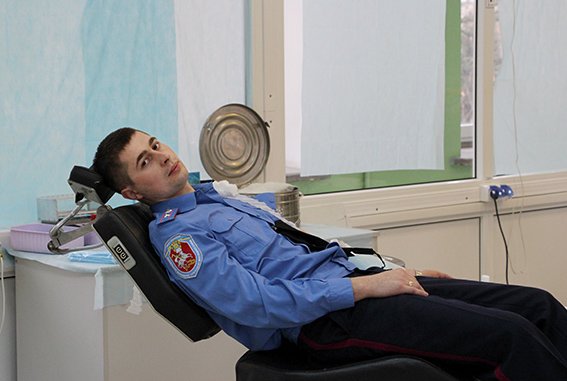Львівські міліціонери здали свою кров, аби допомогли 13-річній дівч... Львівські міліціонери здали свою кров, аби допомогли 13-річній дівчинці (ФОТОРЕПОРТАЖ) (фото) - фото 2