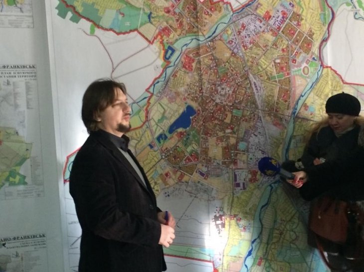 Знести базар, посадити парк - вимога іванофранківців (ФОТО) (фото)... Знести базар, посадити парк - вимога іванофранківців (ФОТО) (фото) - фото 1