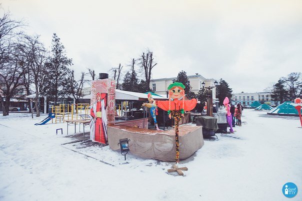 В Симферополе уже готовятся провожают Зиму (ФОТО) (фото) - фото 3 В Симферополе уже готовятся провожают Зиму (ФОТО) (фото) - фото 3