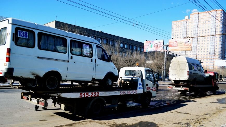 В Волгограде состоялся очередной рейд по состоянию маршруток (фото)... В Волгограде состоялся очередной рейд по состоянию маршруток (фото) - фото 2