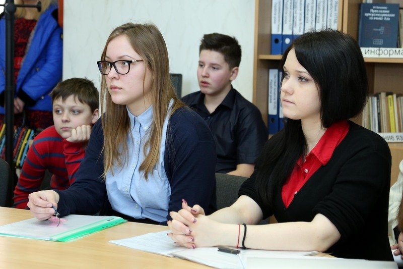 70 юных ученых Днепропетровщины представили свои разработки на обла... 70 юных ученых Днепропетровщины представили свои разработки на областной выставке «Мирный космос» (ФОТО) (фото) - фото 3