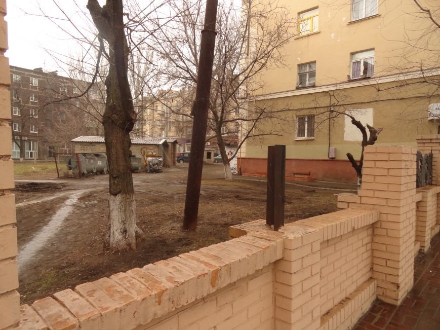 Вандалы продолжают превращать центр Мариуполя в руины (ФОТОФАКТ) (фото) - фото 1 Вандалы продолжают превращать центр Мариуполя в руины (ФОТОФАКТ) (фото) - фото 1
