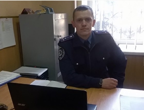 Сотрудник Красноармейского линейного отдела милиции организовал бесплатные занятия пауэрлифтингом для школьников (фото) - фото 1 Сотрудник Красноармейского линейного отдела милиции организовал бесплатные занятия пауэрлифтингом для школьников (фото) - фото 1