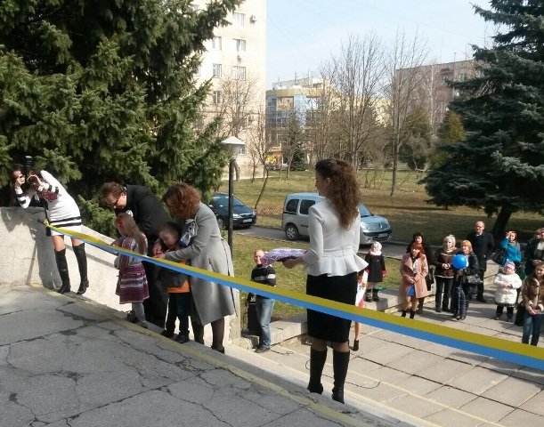 У РІВНОМУ ВІДБУВСЯ БЛАГОДІЙНИЙ ЯРМАРОК НА ПІДТРИМКУ ДІТЕЙ ІЗ СИНДРОМОМ ДАУНА (фото) - фото 2 У РІВНОМУ ВІДБУВСЯ БЛАГОДІЙНИЙ ЯРМАРОК НА ПІДТРИМКУ ДІТЕЙ ІЗ СИНДРОМОМ ДАУНА (фото) - фото 2