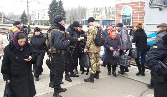 Милиция рассказала о работе фильтрационных групп (фото) - фото 1 Милиция рассказала о работе фильтрационных групп (фото) - фото 1