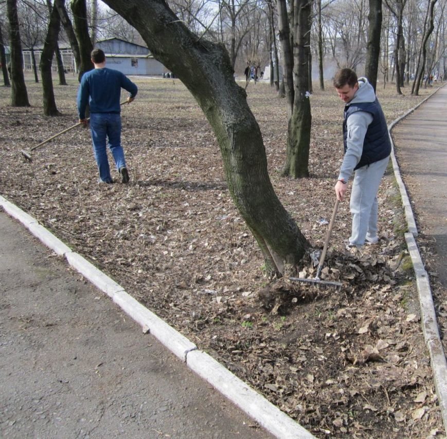 Полтысячи человек вышли на уборку Красноармейска (ФОТО, ВИ..., фото-10 Полтысячи человек вышли на уборку Красноармейска (ФОТО, ВИДЕО), фото-10