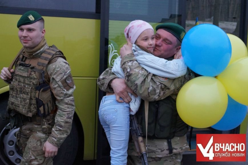 У Черкасах зустріли прикордонників з АТО (фото) - фото 4 У Черкасах зустріли прикордонників з АТО (фото) - фото 4