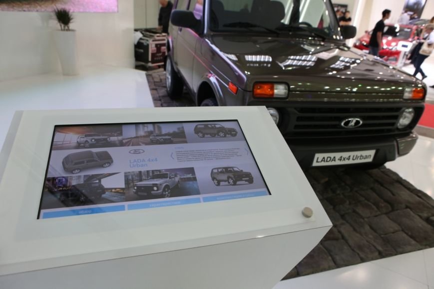 В Петербурге АВТОВАЗ представил новый логотип LADA (фото) - фото 1 В Петербурге АВТОВАЗ представил новый логотип LADA (фото) - фото 1