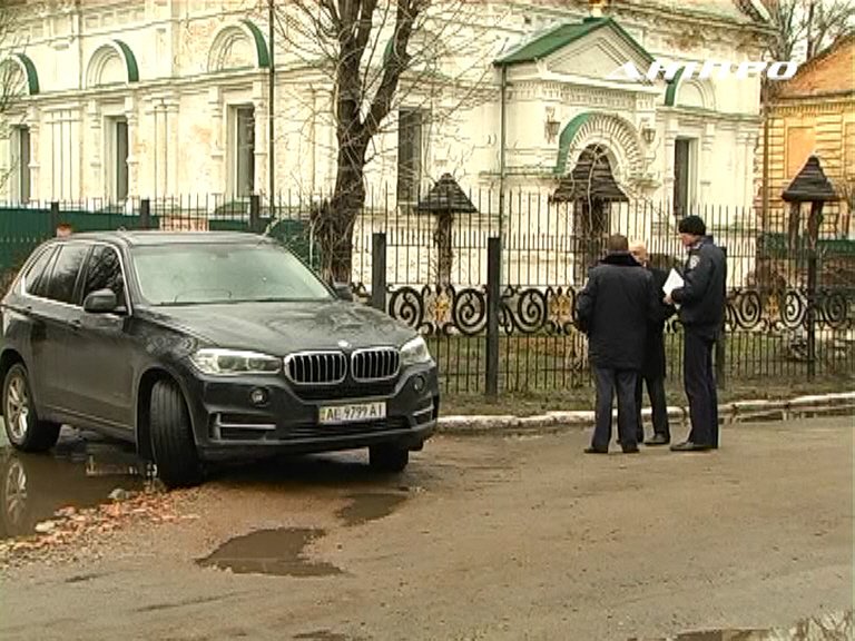 BMW депутата Павлоградского горсовета закидали яйцами. Обновлено. ФОТО (фото) - фото 2 BMW депутата Павлоградского горсовета закидали яйцами. Обновлено. ФОТО (фото) - фото 2