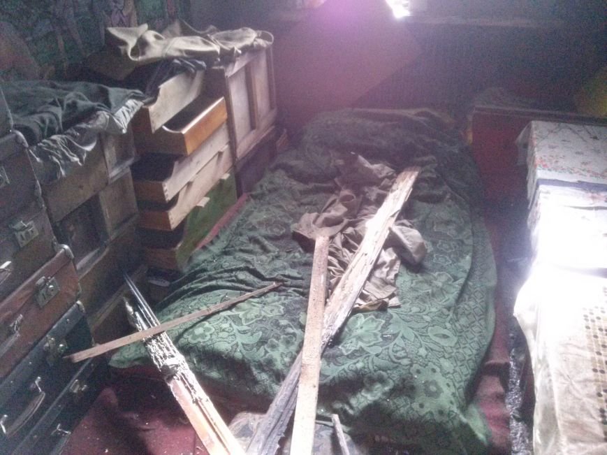 В Днепродзержинске из-за пожара эвакуировали жильцов дома (фото) -... В Днепродзержинске из-за пожара эвакуировали жильцов дома (фото) - фото 2