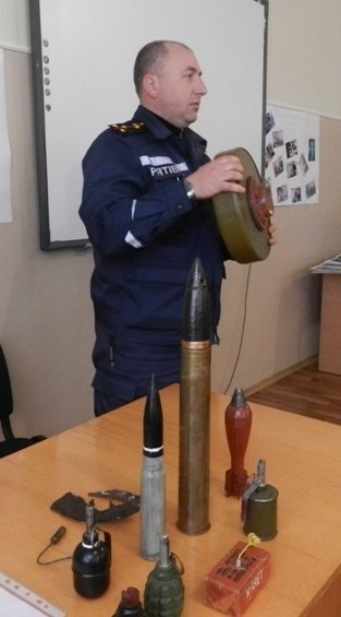 Херсонским спортсменам рассказали о пожарной безопасности (фото) (ф... Херсонским спортсменам рассказали о пожарной безопасности (фото) (фото) - фото 4