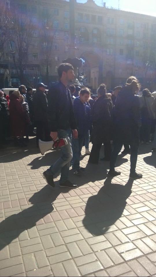 В Киеве депутат Киевсовета “подработал” на проплаченном митинге (ФОТО) (фото) - фото 1 В Киеве депутат Киевсовета “подработал” на проплаченном митинге (ФОТО) (фото) - фото 1