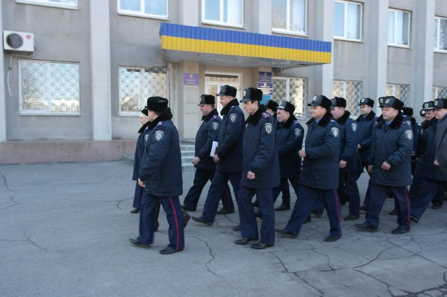 В Красноармейске показательный развод горотдела милиции станет трад... В Красноармейске показательный развод горотдела милиции станет традиционным (ФОТО, ВИДЕО) (фото) - фото 7
