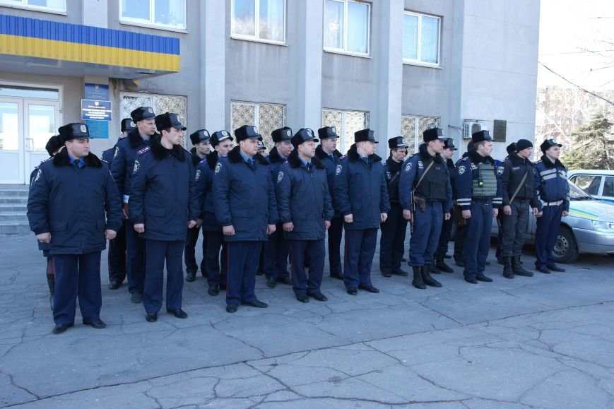 В Красноармейске показательный развод горотдела милиции станет трад... В Красноармейске показательный развод горотдела милиции станет традиционным (ФОТО, ВИДЕО) (фото) - фото 6