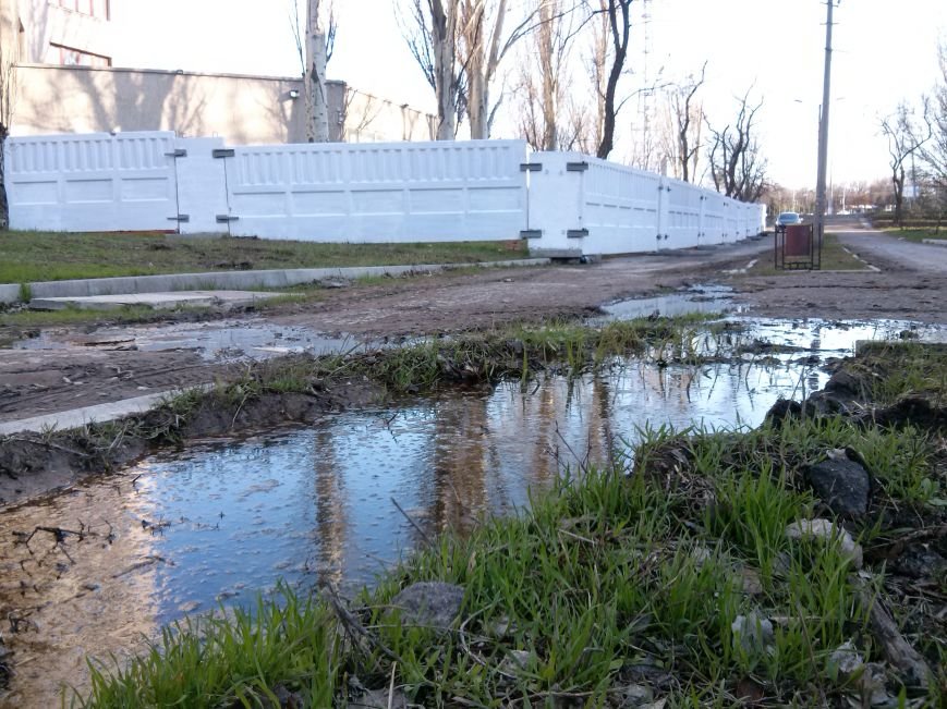 В Мариуполе ОБСЕ от затопления спасла ливневка (ФОТОФАКТ) (фото) - фото 1 В Мариуполе ОБСЕ от затопления спасла ливневка (ФОТОФАКТ) (фото) - фото 1