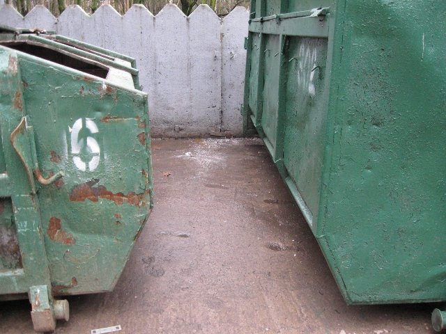 В одном из дворов Петербурга обнаружили 10 килограммов мусора с ртутью (фото) - фото 1 В одном из дворов Петербурга обнаружили 10 килограммов мусора с ртутью (фото) - фото 1
