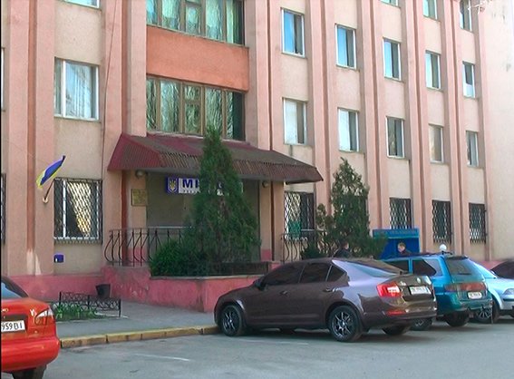 В Николаеве поймали банду молодчиков, ограбивших средь бела дня пенсионерку (ФОТО, ВИДЕО) (фото) - фото 2 В Николаеве поймали банду молодчиков, ограбивших средь бела дня пенсионерку (ФОТО, ВИДЕО) (фото) - фото 2