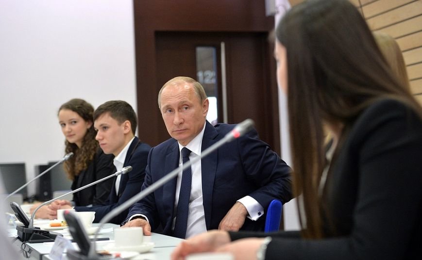 Владимир Путин встретился со студентами Высшей школы менеджмента СПбГУ (фото) - фото 1 Владимир Путин встретился со студентами Высшей школы менеджмента СПбГУ (фото) - фото 1